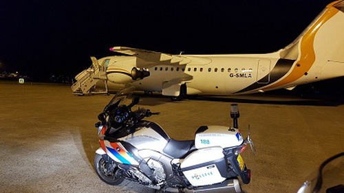 CẬP NHẬT tối 16/9: Vì lý do BÍ ẨN, cảnh sát hộ tống cầu thủ Man United. Eto'o thêm lửa cuộc chiến Xavi - Ronaldo